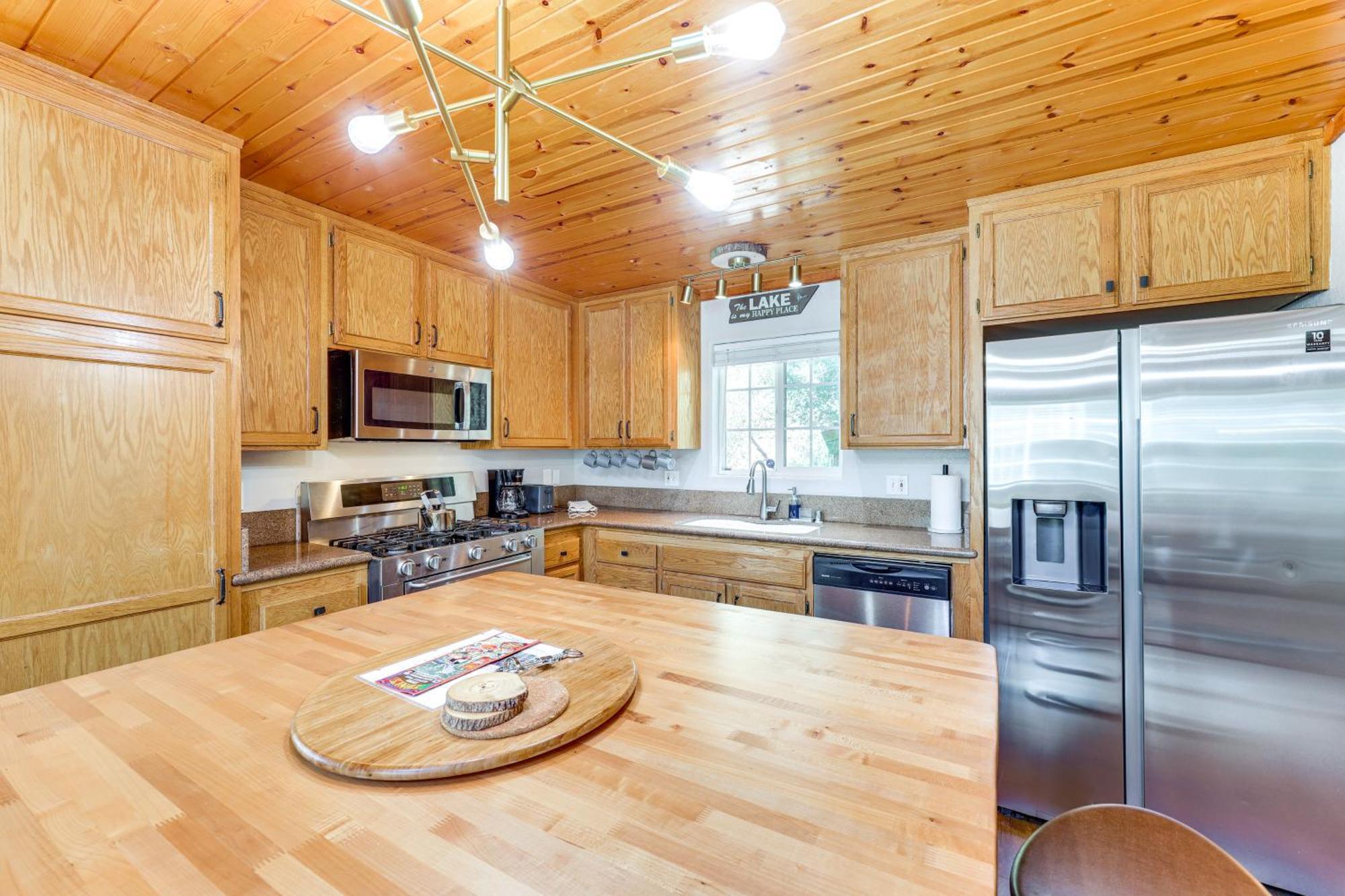 Remodeled Crestline Retreat Walk To Lake Gregory! Экстерьер фото