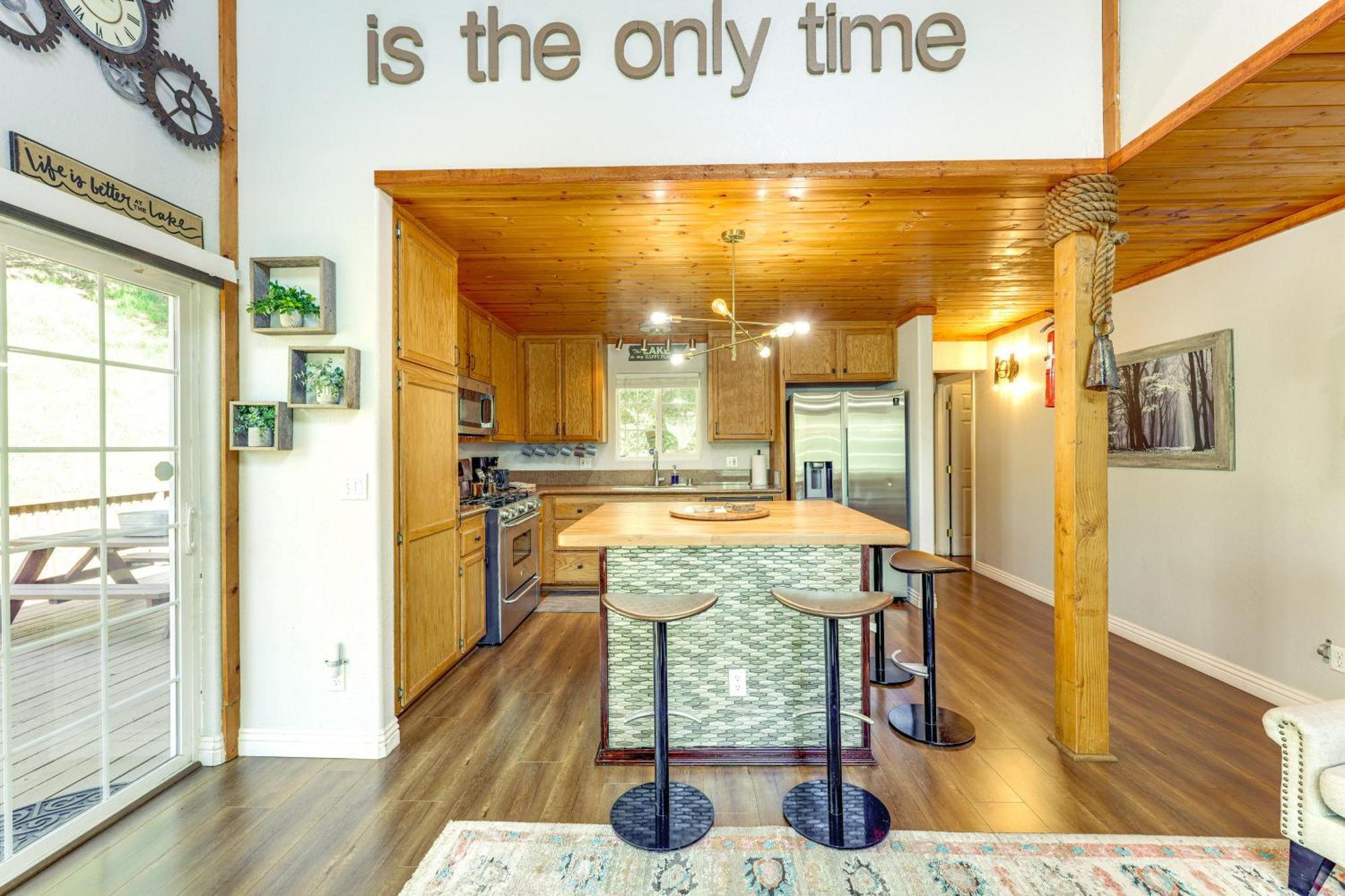 Remodeled Crestline Retreat Walk To Lake Gregory! Экстерьер фото