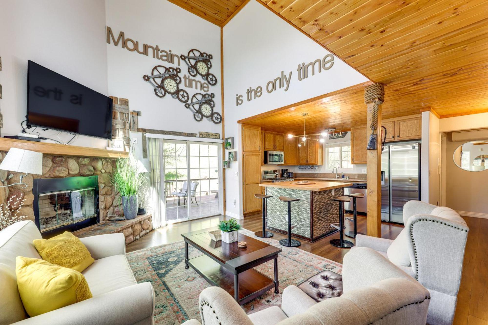Remodeled Crestline Retreat Walk To Lake Gregory! Экстерьер фото