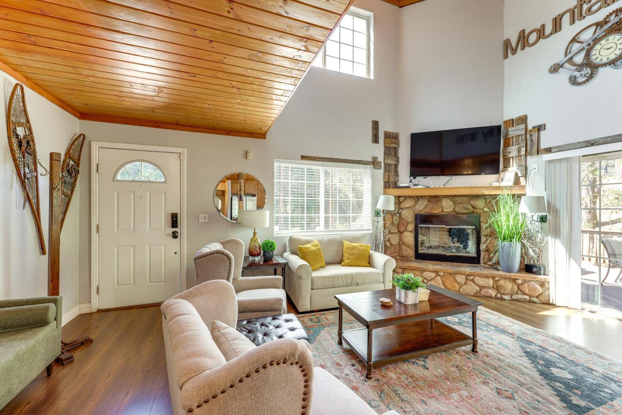 Remodeled Crestline Retreat Walk To Lake Gregory! Экстерьер фото