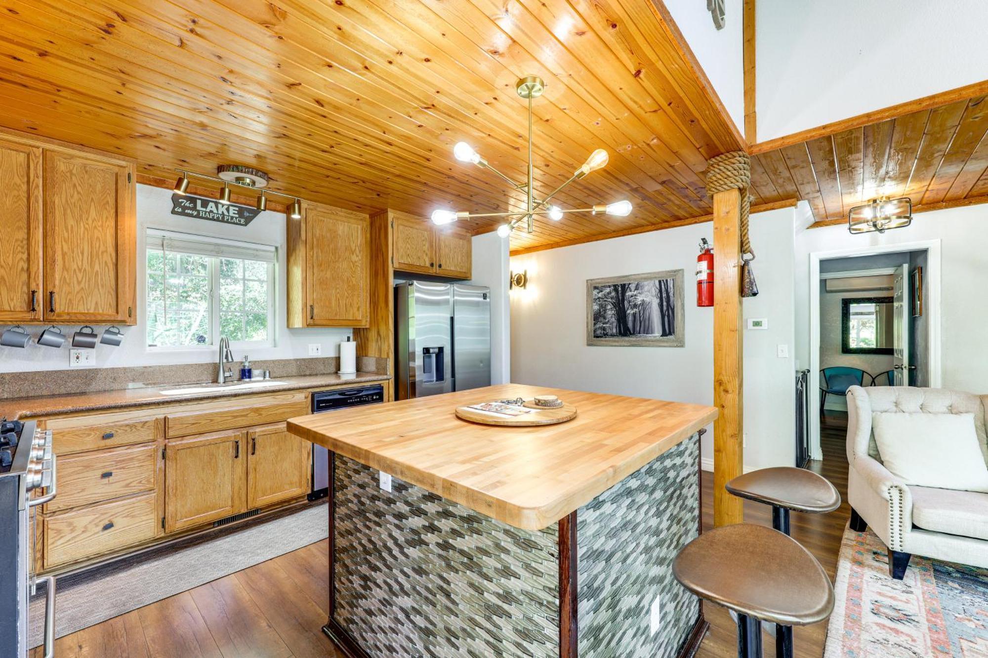 Remodeled Crestline Retreat Walk To Lake Gregory! Экстерьер фото